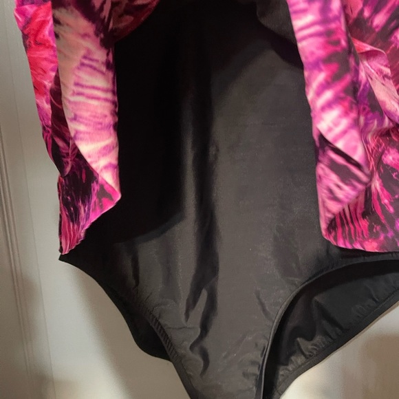 Miraclesuit Pink and Black One Piece Swimsuit - Picture 3 of 6